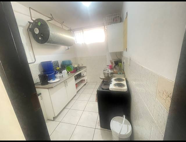 2.5 BEDROOM FLAT FOR SALE IN SUNNYSIDE